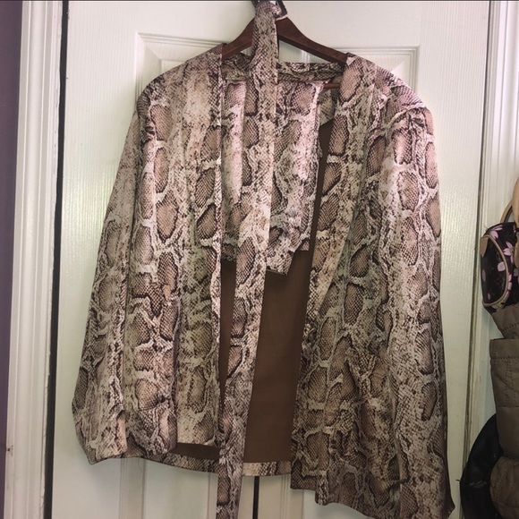 2 piece snake skin set - blazer and shorts - Picture 1 of 3